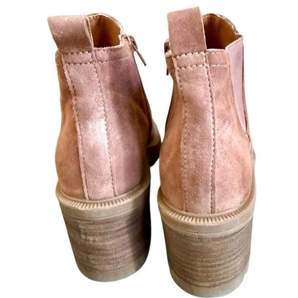 Lucky Brand Heeled Chelsea
Boots - Size 9.5 New without box - Picture 8 of 8